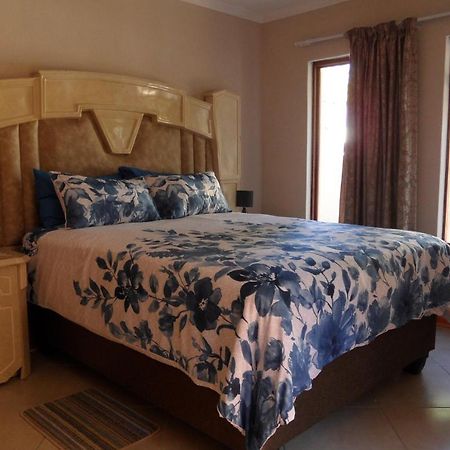 Appartamento Garden Wing Upington Esterno foto